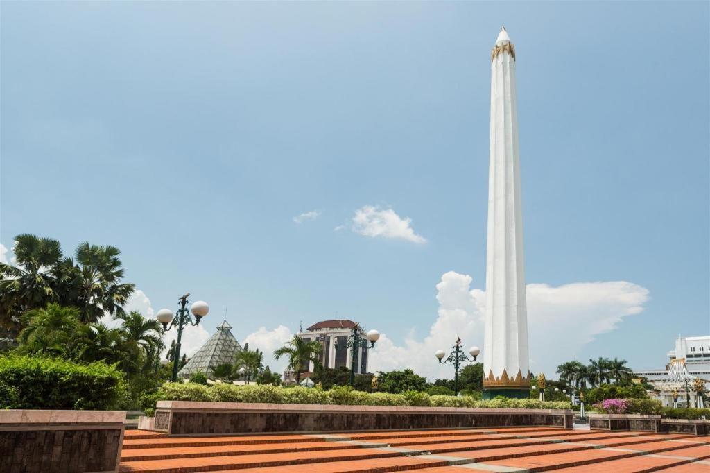 Prime Royal Hotel Surabaya Exterior foto