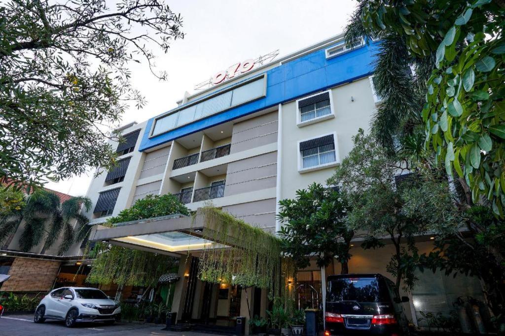 Prime Royal Hotel Surabaya Exterior foto