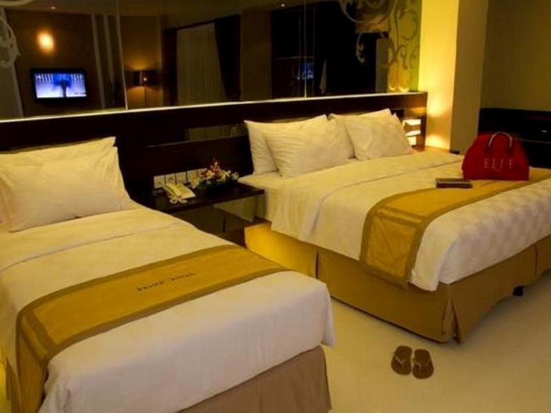 Prime Royal Hotel Surabaya Exterior foto