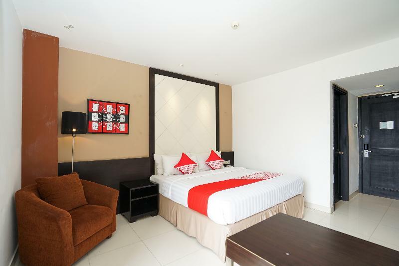 Prime Royal Hotel Surabaya Exterior foto