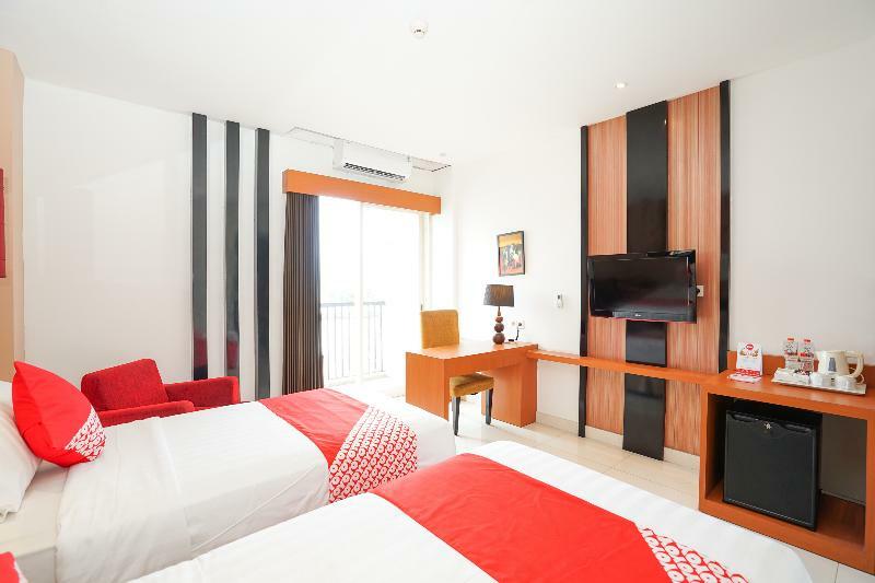 Prime Royal Hotel Surabaya Exterior foto