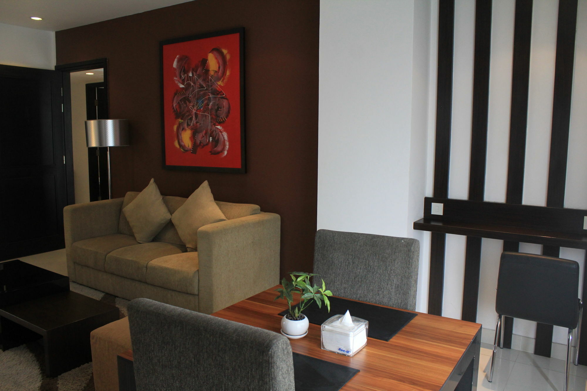 Prime Royal Hotel Surabaya Exterior foto