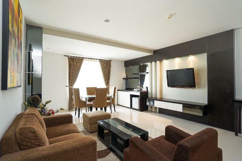 Prime Royal Hotel Surabaya Exterior foto